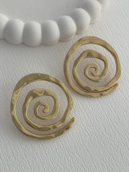 Özel Seri Desenli Spiral Tasarım Gold Küpe