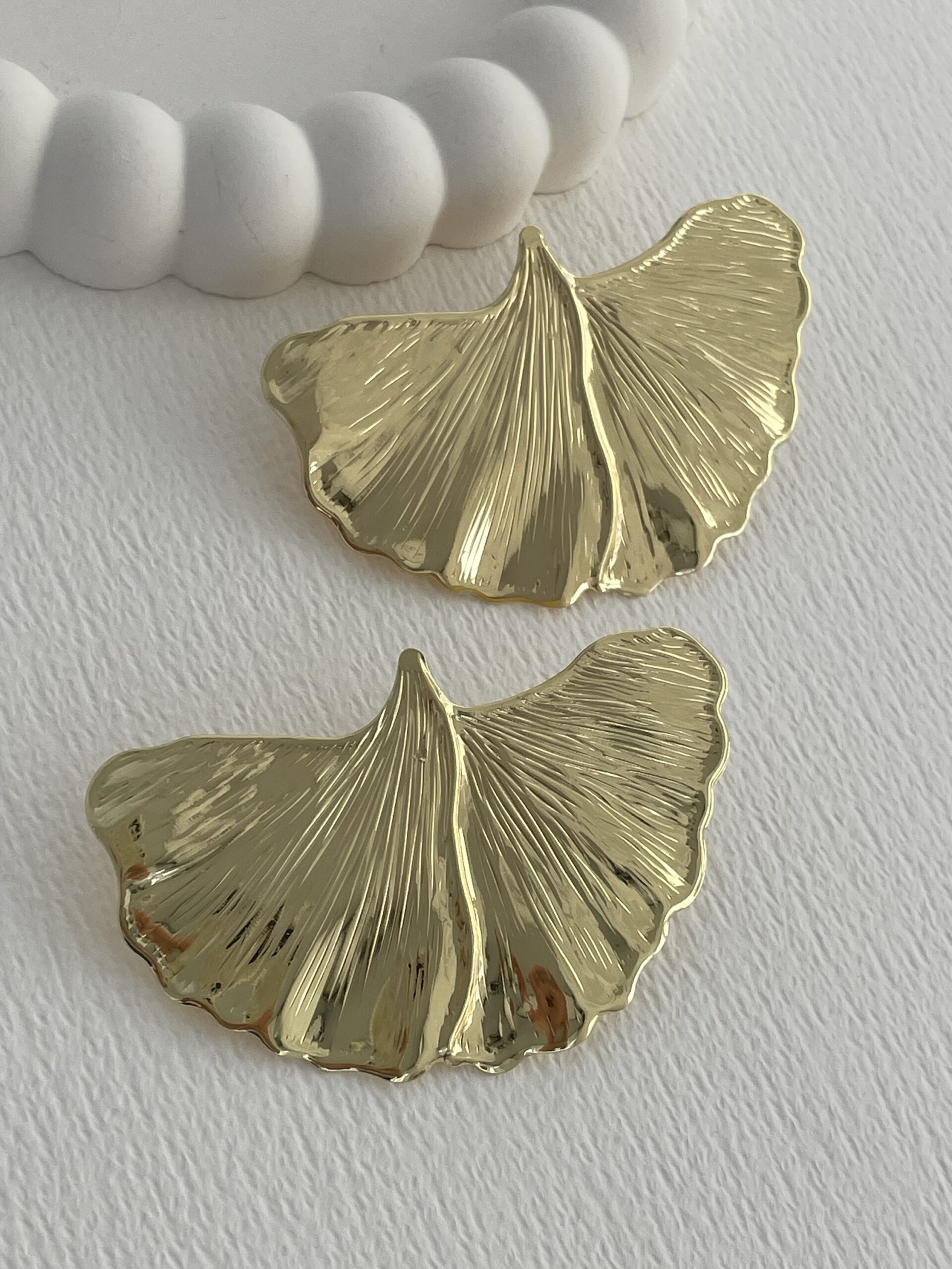 img_6737-4 Özel Seri Maksi Boy Yaprak Tasarım Gold Küpe