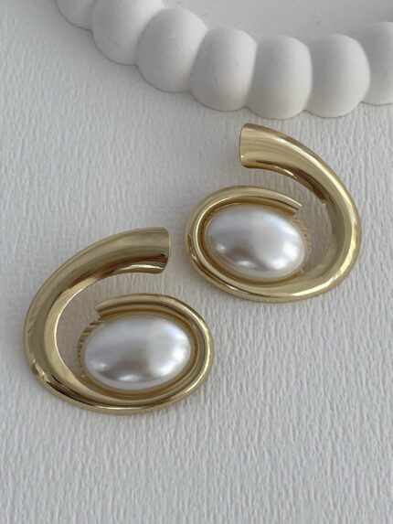 Özel Seri İnci Detay Oval Tasarım Gold Küpe