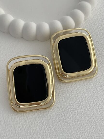 Özel Seri Siyah Mineli Kare Tasarım ZR Model Gold Küpe