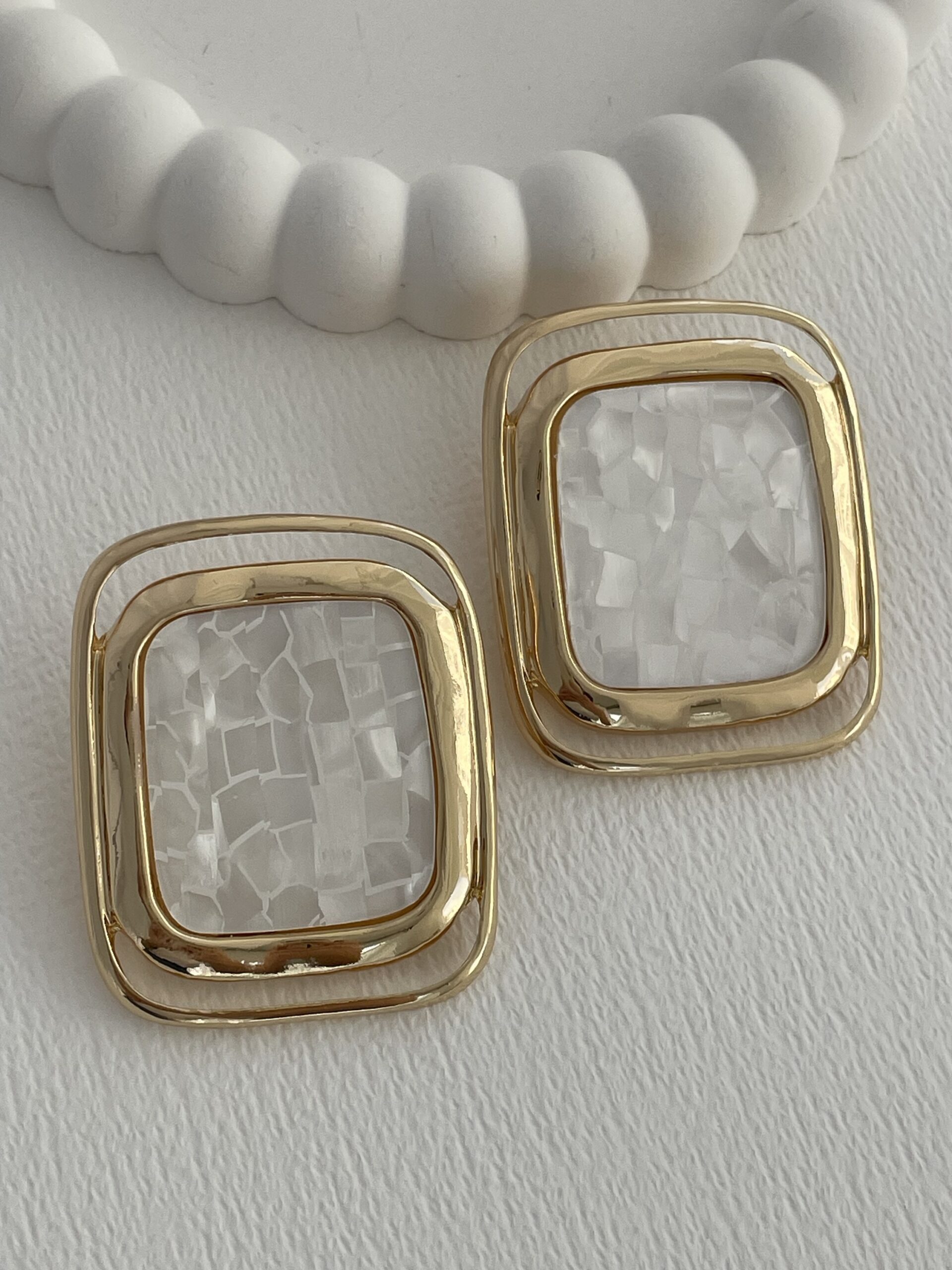 img_6798-5 Özel Seri Sedef Mineli Kare Tasarım ZR Model Gold Küpe