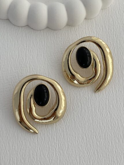 Özel Seri Siyah Soyut Spiral Tasarım Gold Küpe