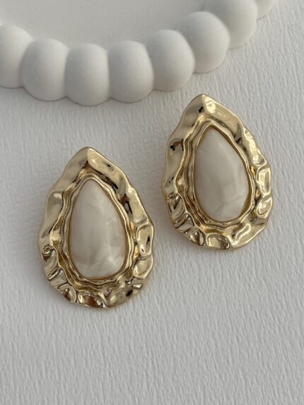 Özel Seri Krem Kemik Soyut Damla Tasarım Gold Küpe