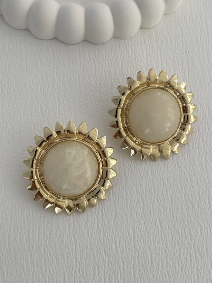 Özel Seri Krem Kemik Ayçiçek Tasarım Gold Küpe