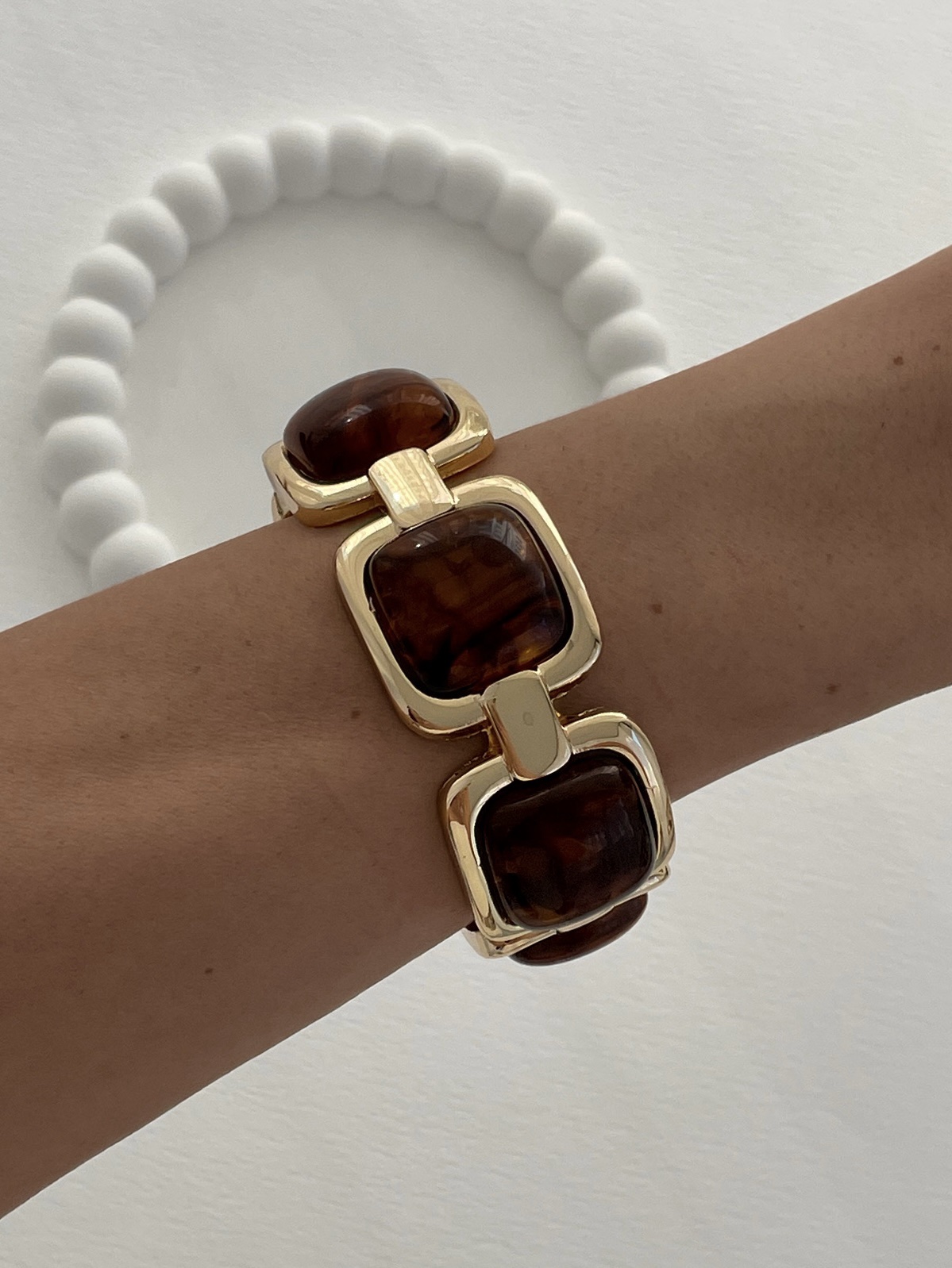 img_0576-1 Özel Seri Kare Kahverengi Mineli Gold Kelepçe Bileklik