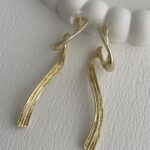 Özel Seri Soyut Çubuk Tasarım Gold Küpe