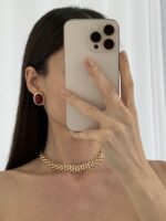 Özel Seri Kenarları Kıvrımlı Bordo Mineli Gold Top Küpe - Görsel 2