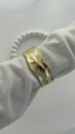 Özel Seri Kıvrım Detay Desenli Gold Kelepçe Bileklik - Görsel 6