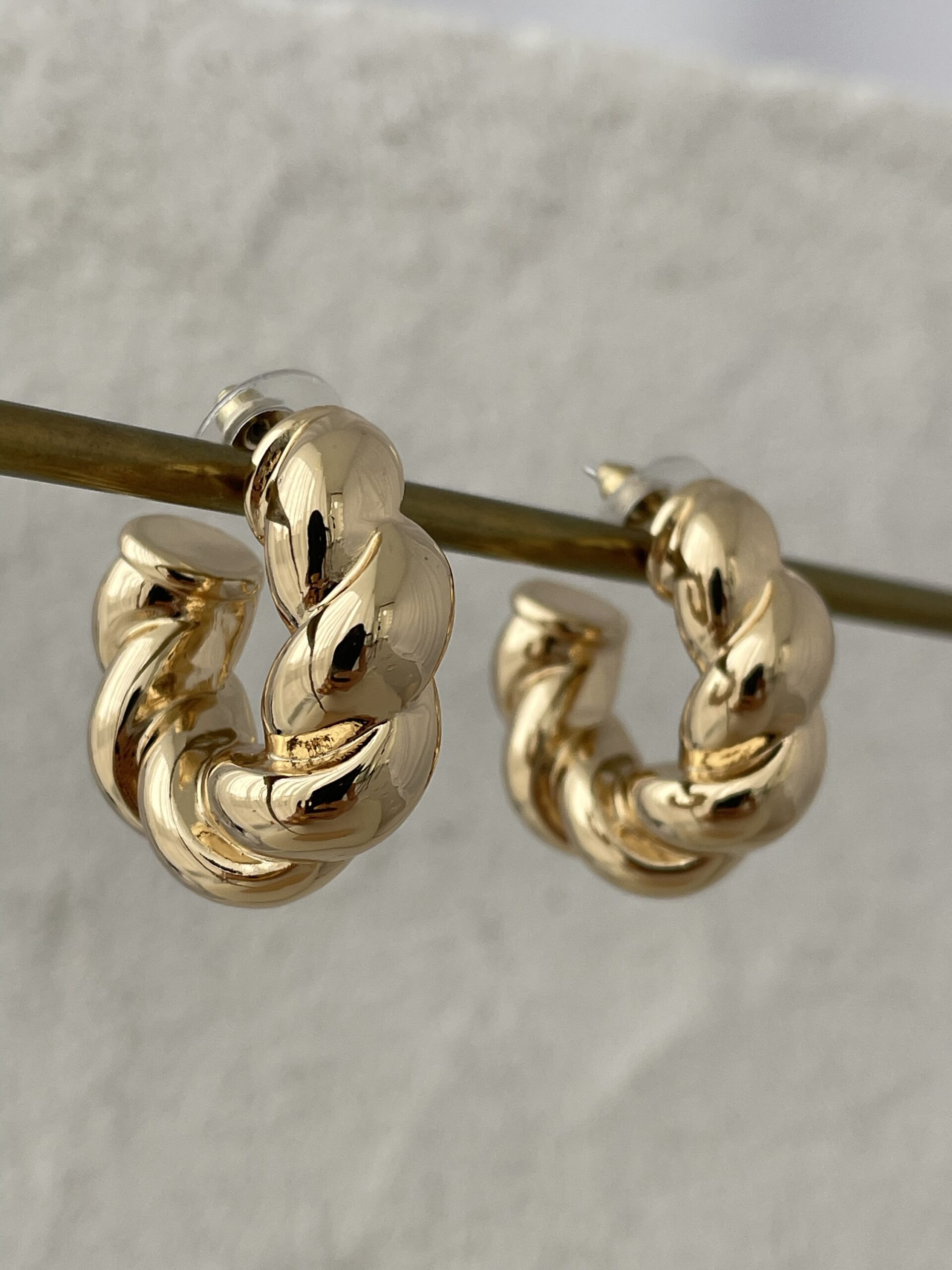 img_5084.jpeg Özel Seri Kalın Burgu Tasarım Gold Küpe