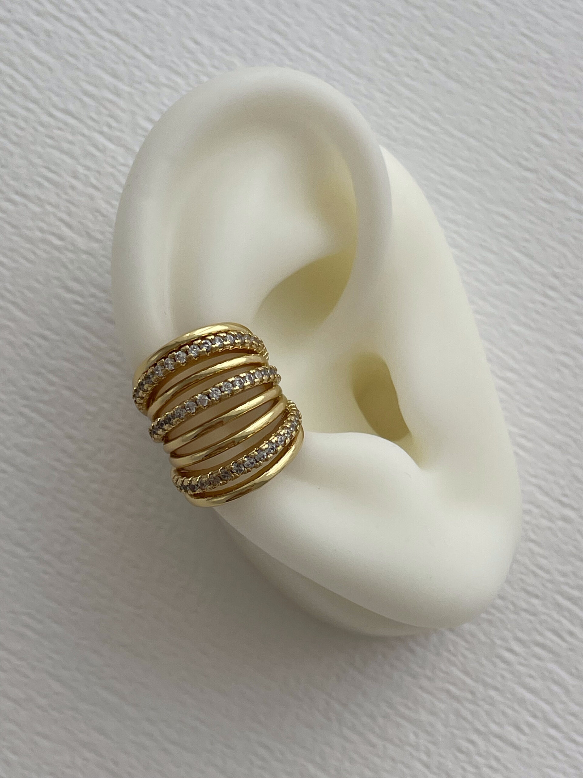 1775133516_0_69ce634c153cf.jpg Özel Seri Çoklu Zirkon Taş Tasarım Gold Earcuff Küpe