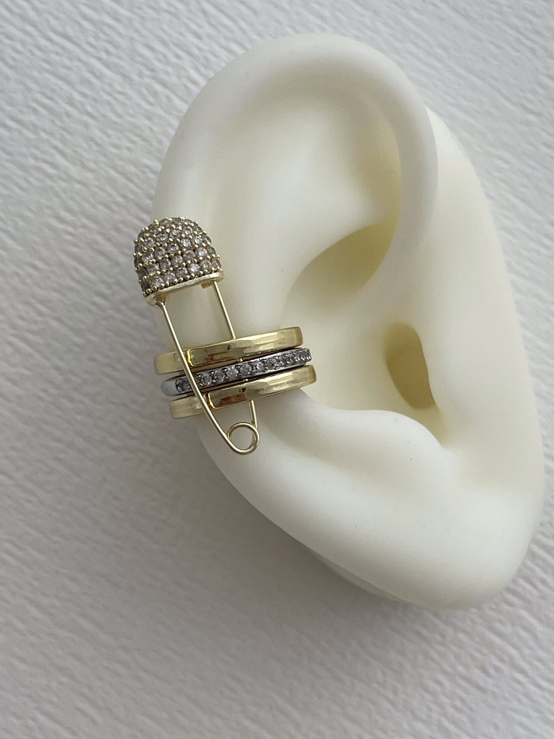 1775134492_0_69ce671cbd973.jpg Özel Seri Zirkon Taşlı Oval Tasarım İkili Gold Earcuff Küpe